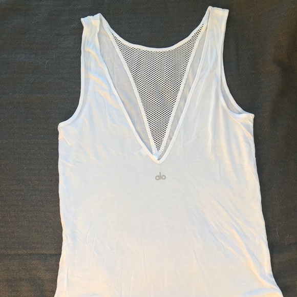 ALO Yoga Tops - Alo White Tank, Size Small
